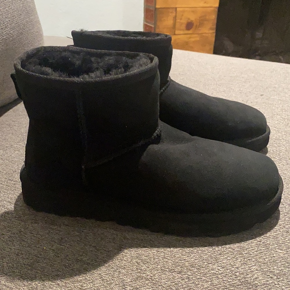 UGG Classic Mini II Suede Boots Size 6